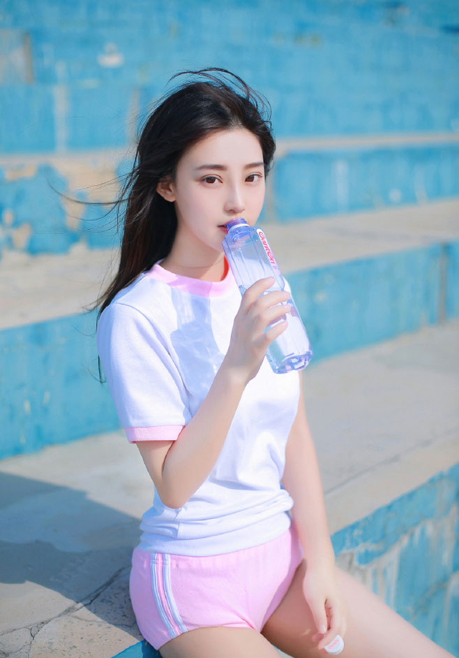 清纯美女 90后mm蕾丝睡裙私房诱惑写真美女图片图片