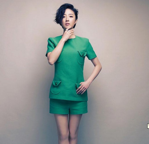 中国台湾影视女演员桂纶镁中性气质风时尚写真图片