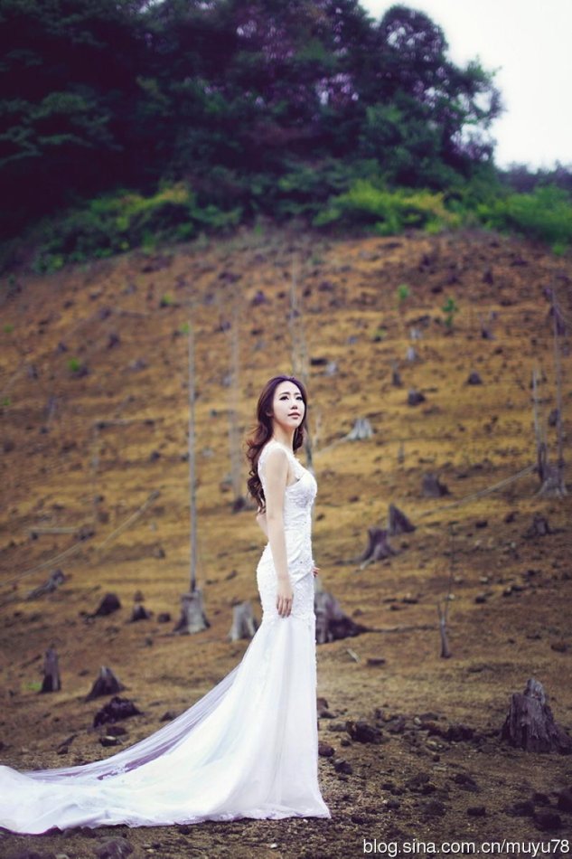 杜若溪冰雪女神完美婚纱女神露性感写真图片