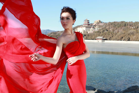 高清中国台湾美女徐洁儿红裙绽放户外写真美女图片图片