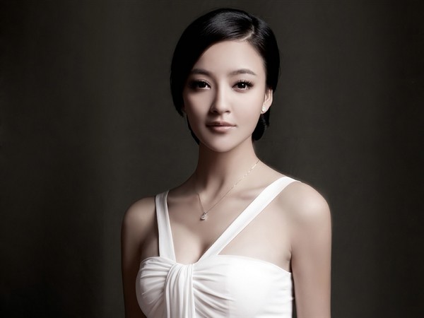 中国湖南衡阳女演员刘雨欣活力清纯俏皮写真高清图片图片
