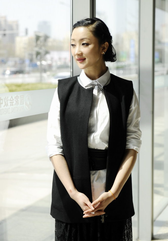 高清中国内地歌手张瑶最新写真平民时尚美女图片