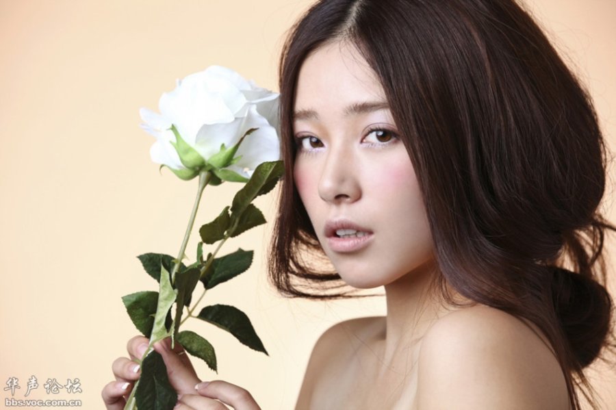 高清中国内地代黑龙江省哈尔滨新生女演员阚清子眼眸动人清新性感时尚大气艺术写真图片图片