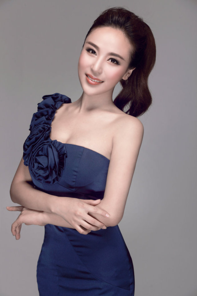 网红美女王曼妮性感旅拍写真图片图片
