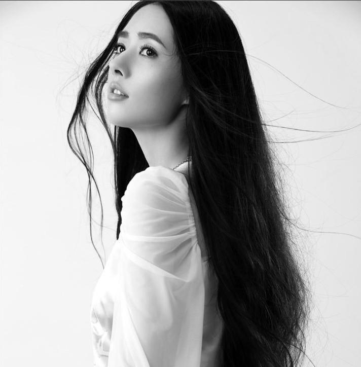 李心图片
