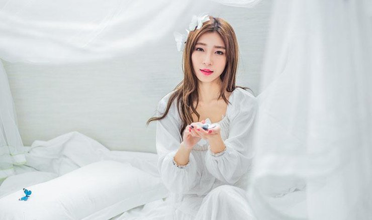 李心图片