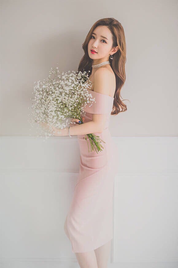 双胞胎美女图片