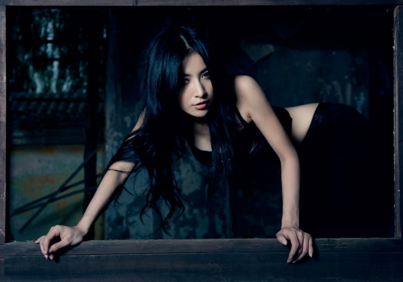 美女何静图片