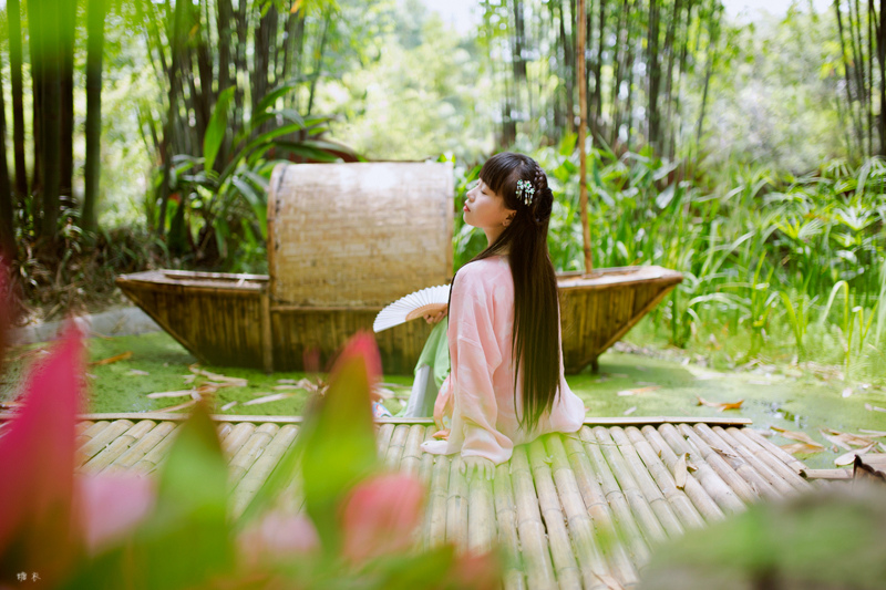 双胞胎美女图片
