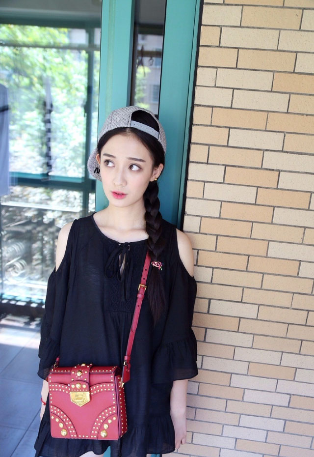 双胞胎美女图片
