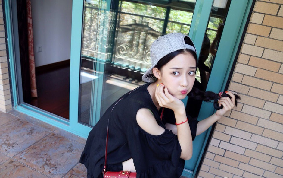 双胞胎美女图片
