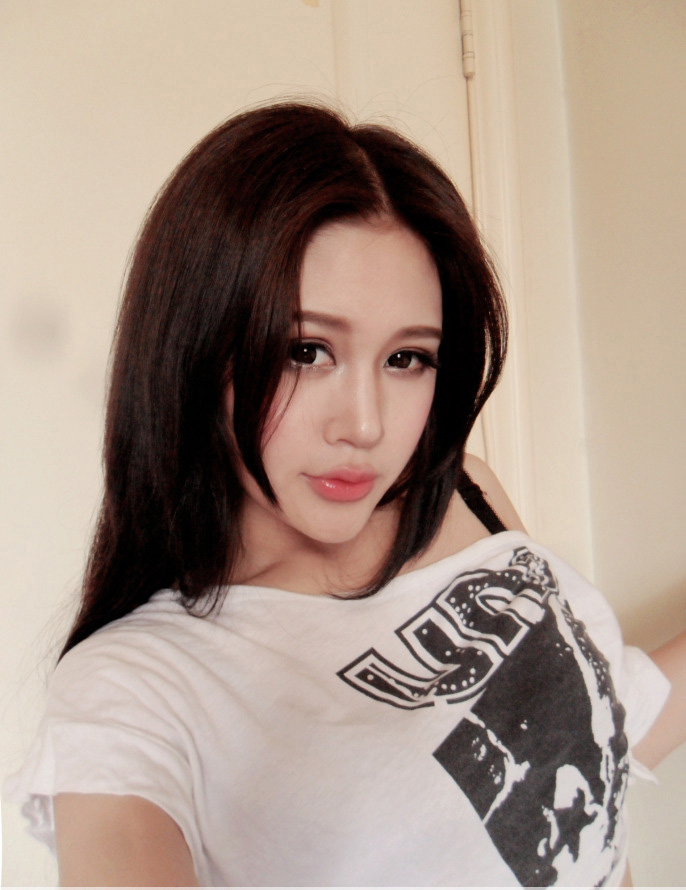 大眼睛美女图片