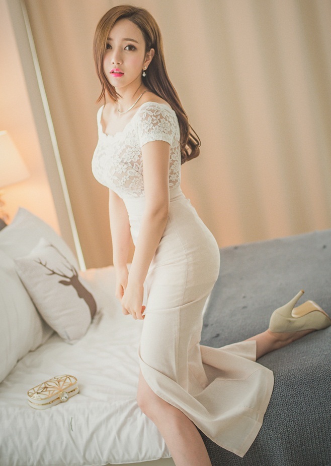 高清中国内地美女皮衣诱惑性感李颖芝机车造型帅气迷人车模美女图图片