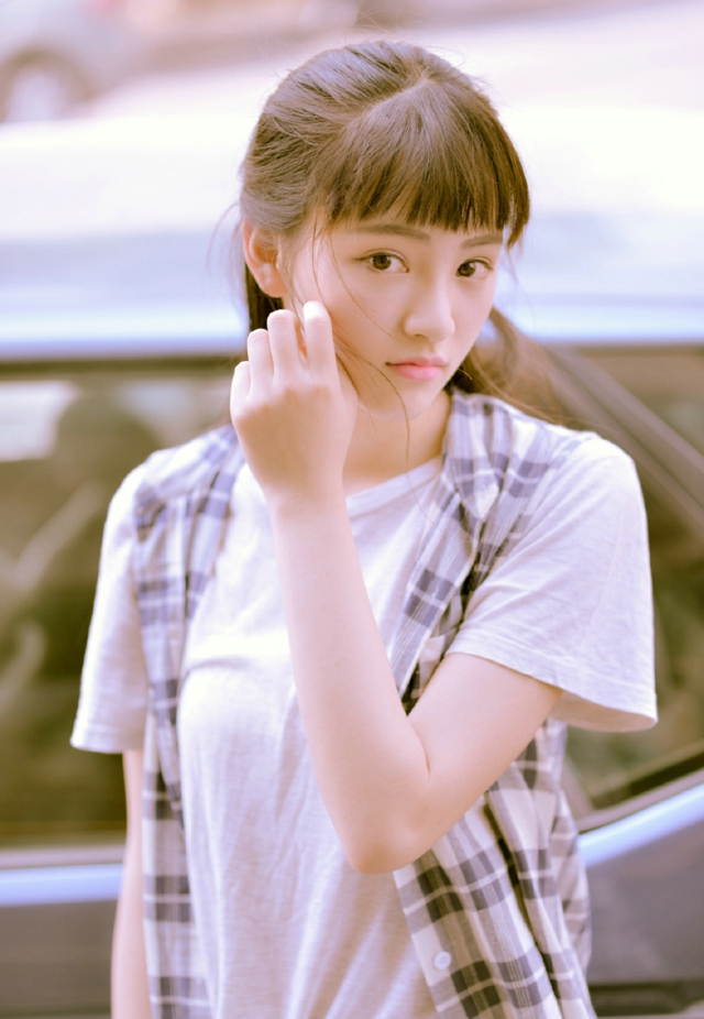 情色女王坛蜜迷情眼神 抛胸露乳诱惑至极图片
