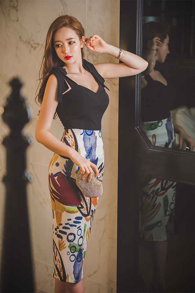 绝美丝袜美腿极品身材美女Elaine图片