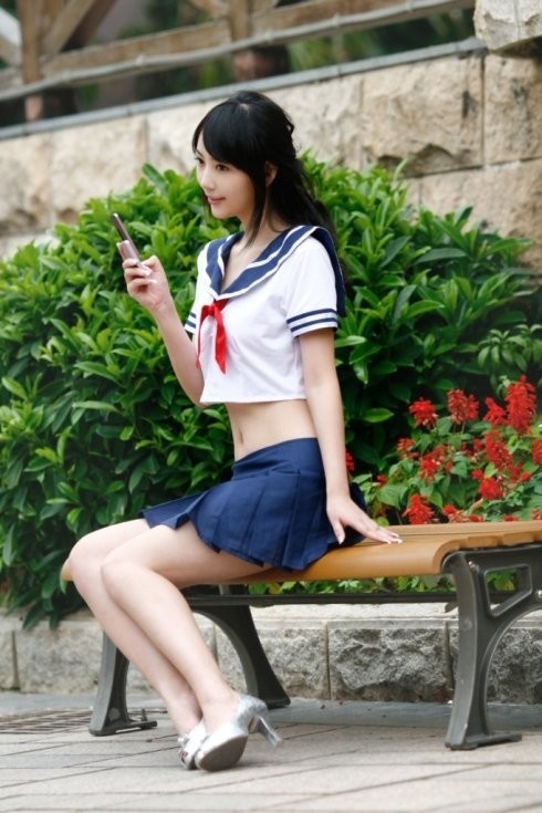 超像林志玲的美丽校花 甜美校服装写真图片
