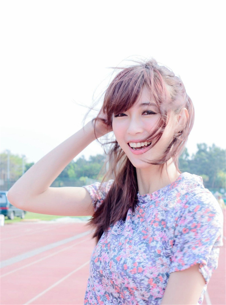 卡哇伊女孩装扮甜美性感小护士图片