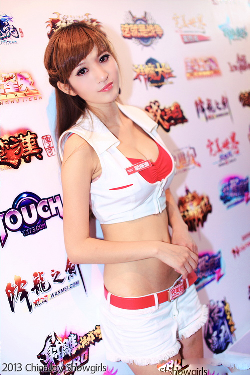 中国大陆内蒙古女演员韩一菲裸妆照诱惑迷人图片