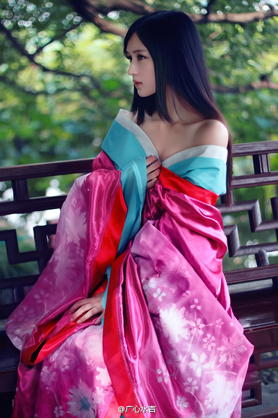卡哇伊女孩装扮甜美性感小护士图片
