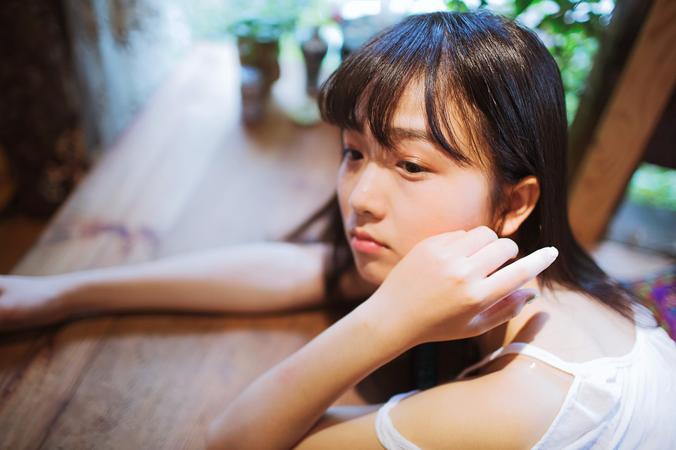 高清陕西省延安美女F杯潘春春蕾丝裙呼之欲出图片