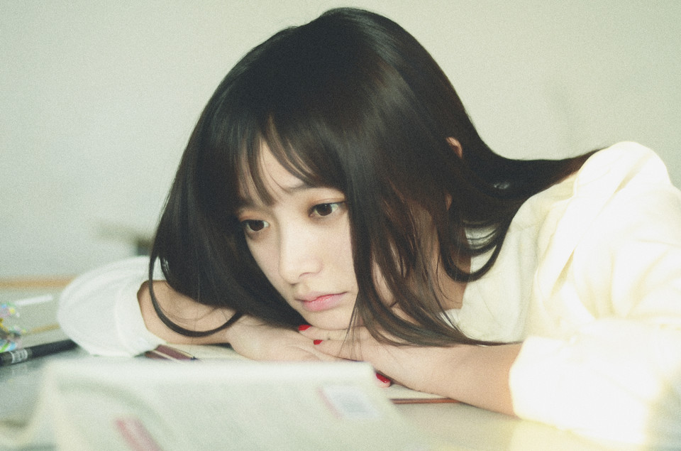 高清陕西省延安美女F杯潘春春蕾丝裙呼之欲出图片