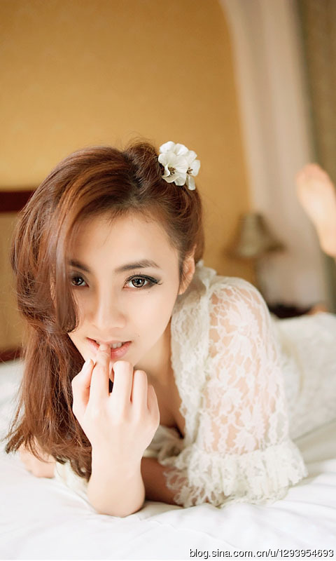 高清辽宁省丹东市宽甸满族自治美女马丽红色高叉长裙性感写真图片图片