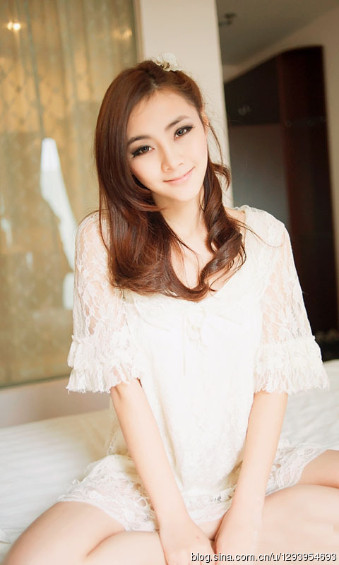高清辽宁省丹东市宽甸满族自治美女马丽红色高叉长裙性感写真图片图片