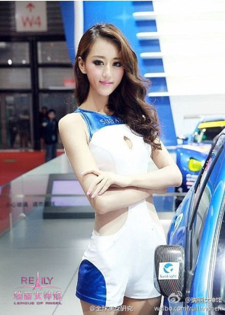 中国内地女模特演员王李丹妮性感女神图片