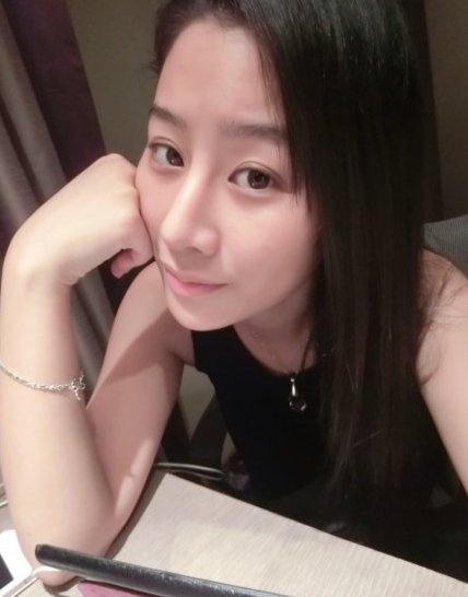 带字的非主流女生伤心图片:无法掩饰的失落心情图片
