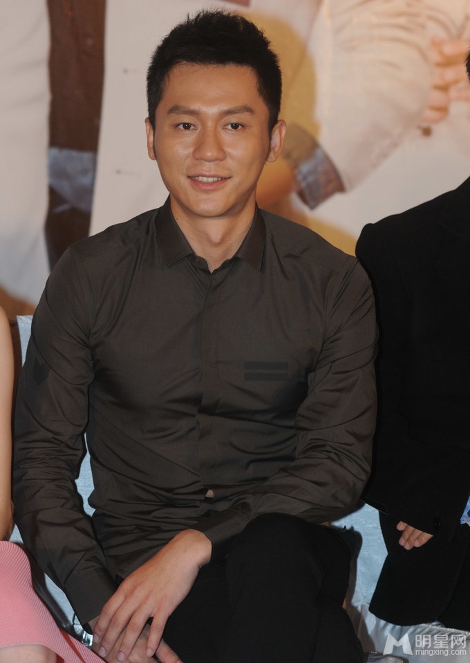 张馨予性感长裙礼服高清图片图片