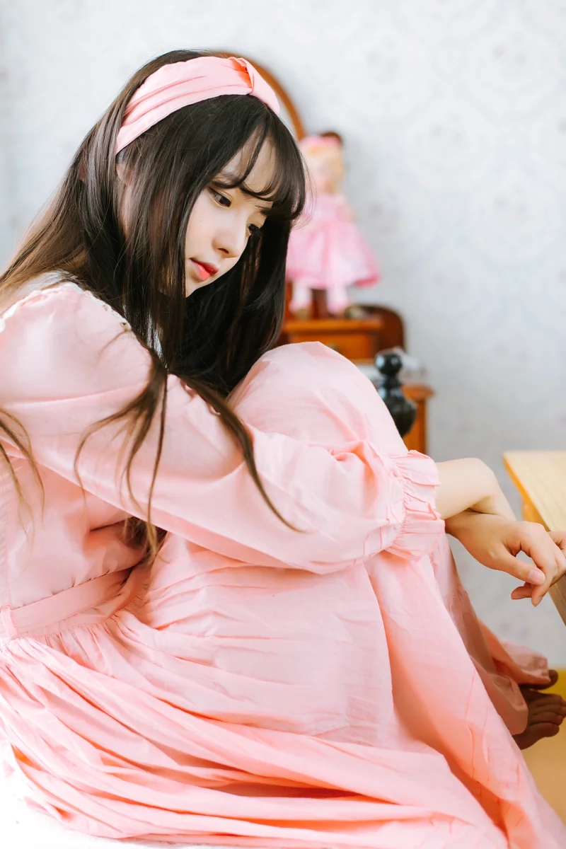 清纯美女 90后mm蕾丝睡裙私房诱惑写真美女图片图片