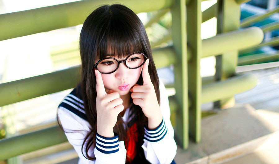 高清中国内地美女车模李颖芝性感长腿么私房照写真图片下载图片