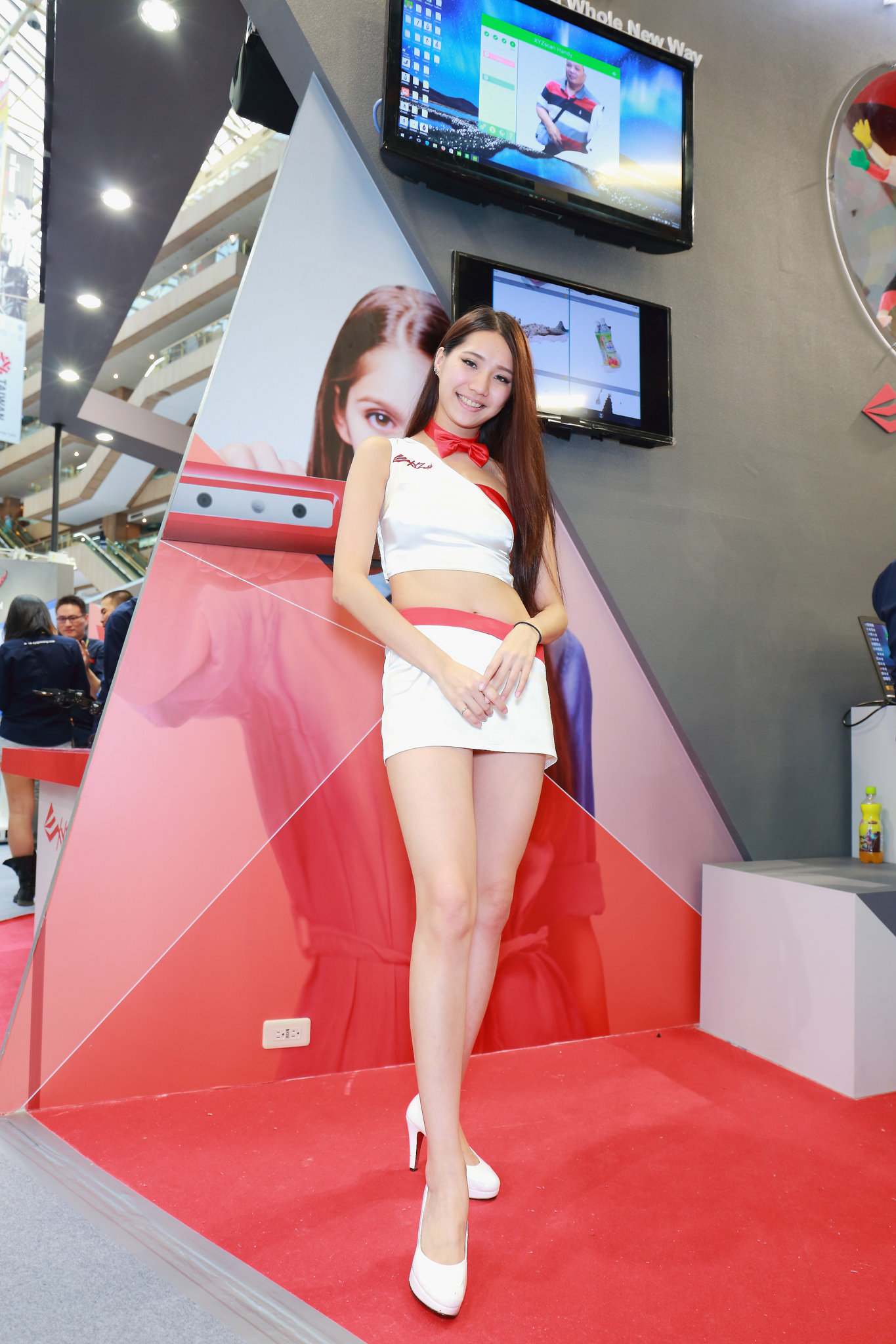 双胞胎美女图片