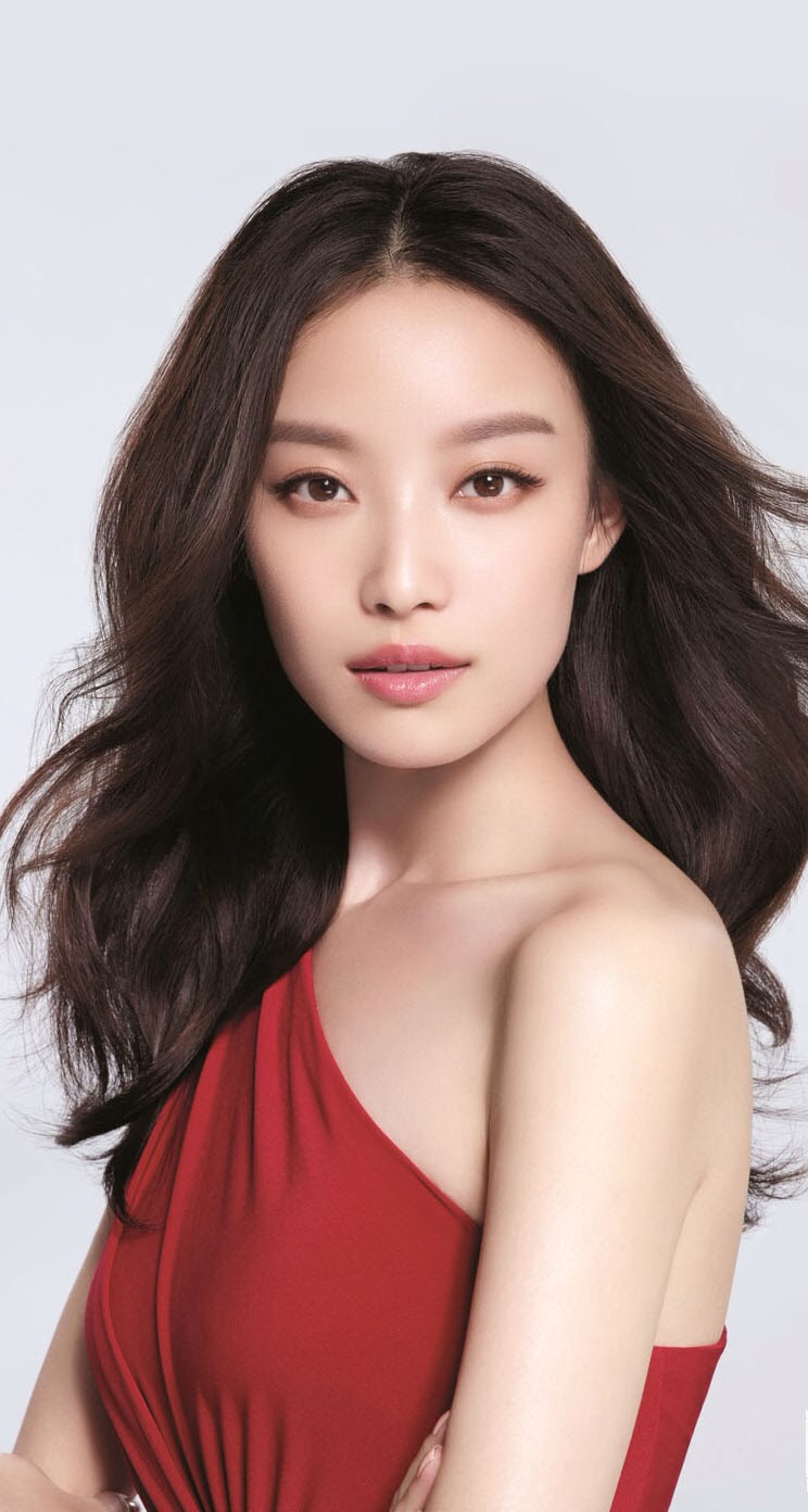 倪妮冯绍峰牵手亮相秀甜蜜图片