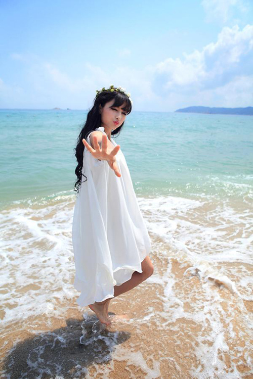 王丽坤浪漫婚纱写真图片 气质清新笑靥迷人图片