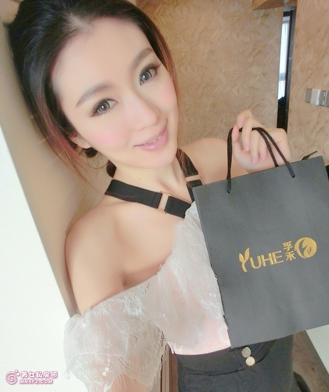 小妞卖萌可爱自拍 卖萌女神自拍照图片 小妞卖萌可爱自拍 卖萌女神自拍照图片