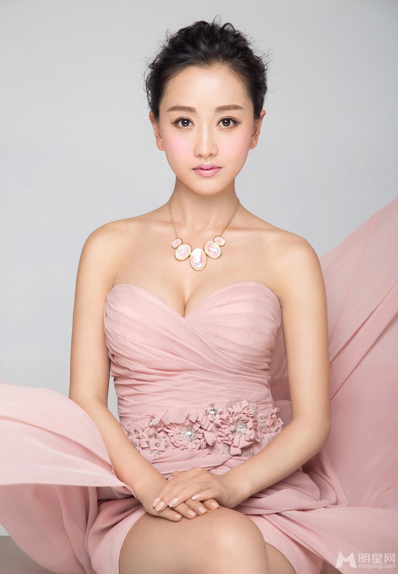 高清中国内地云南保山女演员杨蓉性感迷人写真图片桌面壁纸图片 高清中国内地云南保山女演员杨蓉性感迷人写真图片桌面壁纸图片