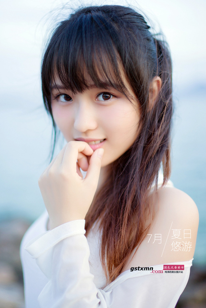妖媚的少妇 红色性感妖媚私房魅惑写真图片