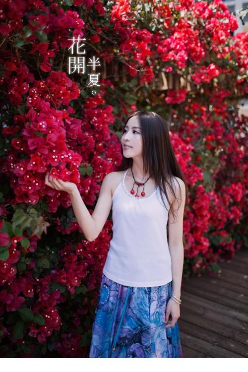妖媚的少妇 红色性感妖媚私房魅惑写真图片