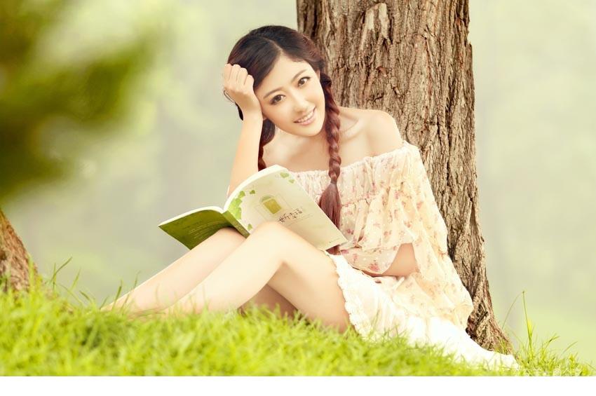 妖媚的少妇 红色性感妖媚私房魅惑写真图片