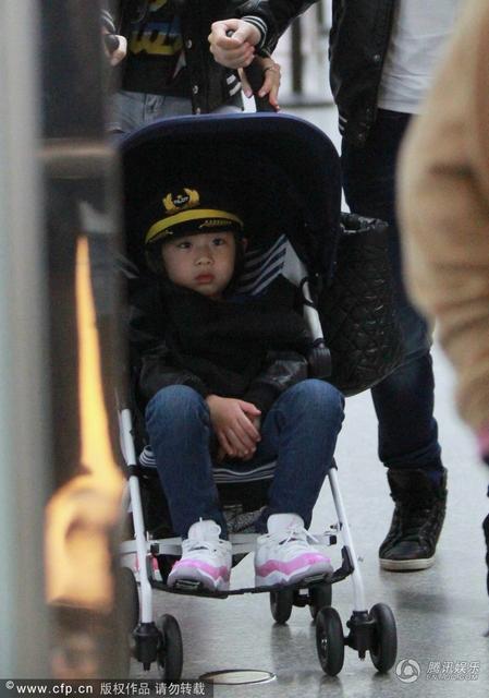 小妞卖萌可爱自拍 卖萌女神自拍照图片 小妞卖萌可爱自拍 卖萌女神自拍照图片
