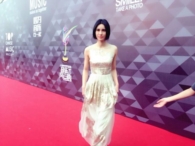 高清上海美女尚雯婕回归歌手气质性感照片图片