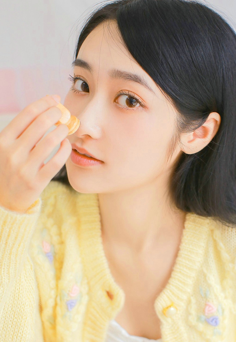 日系学生妹 金发学生装mm校园写真图片
