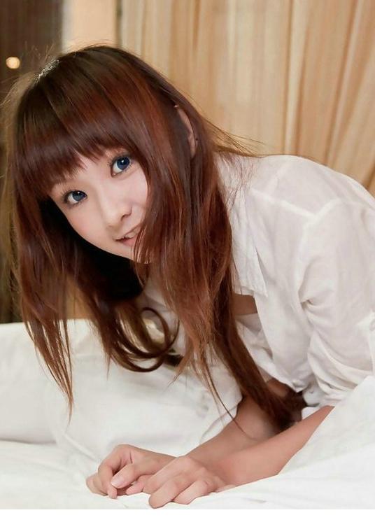 清纯美女 白色衬衫下诱惑写真美女图片图片