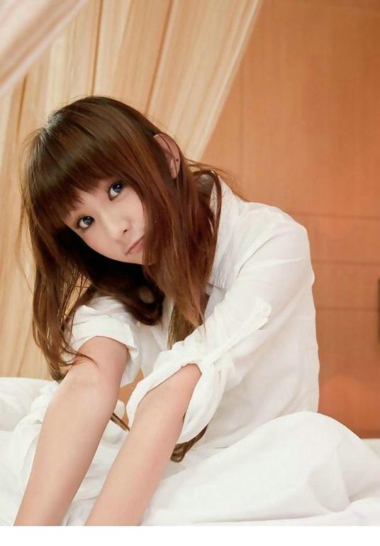 清纯美女 白色衬衫下诱惑写真美女图片图片