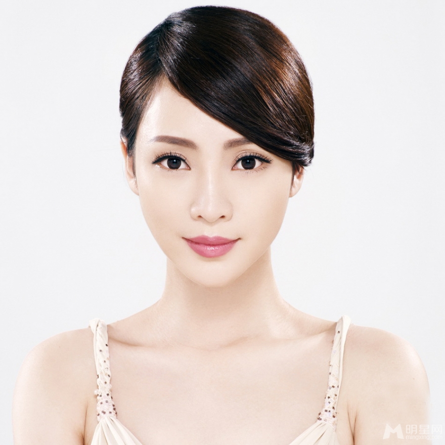 中国内地湖南衡阳女演员柳岩白色抹胸小秀香沟性感十足的图片图片