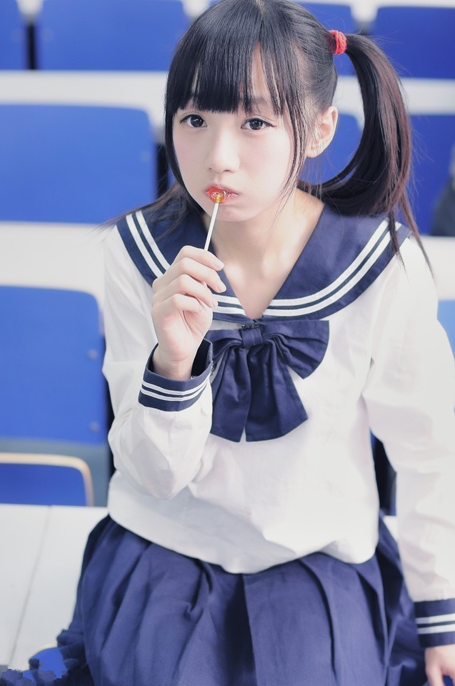 校园清纯小MM 可爱校服短萌妹子校园写真图片