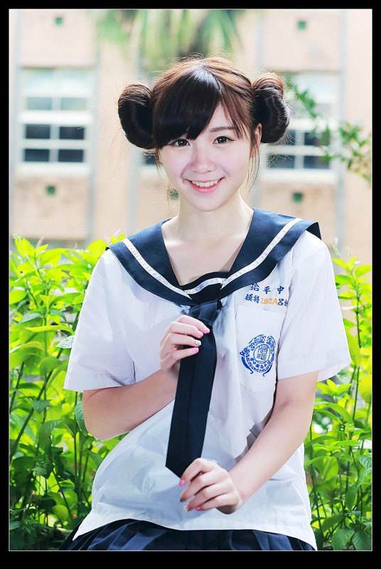 校园清纯小MM 可爱校服短萌妹子校园写真图片