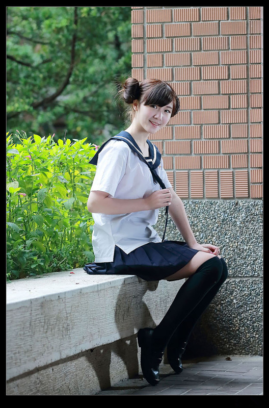 超像林志玲的美丽校花 甜美校服装写真图片