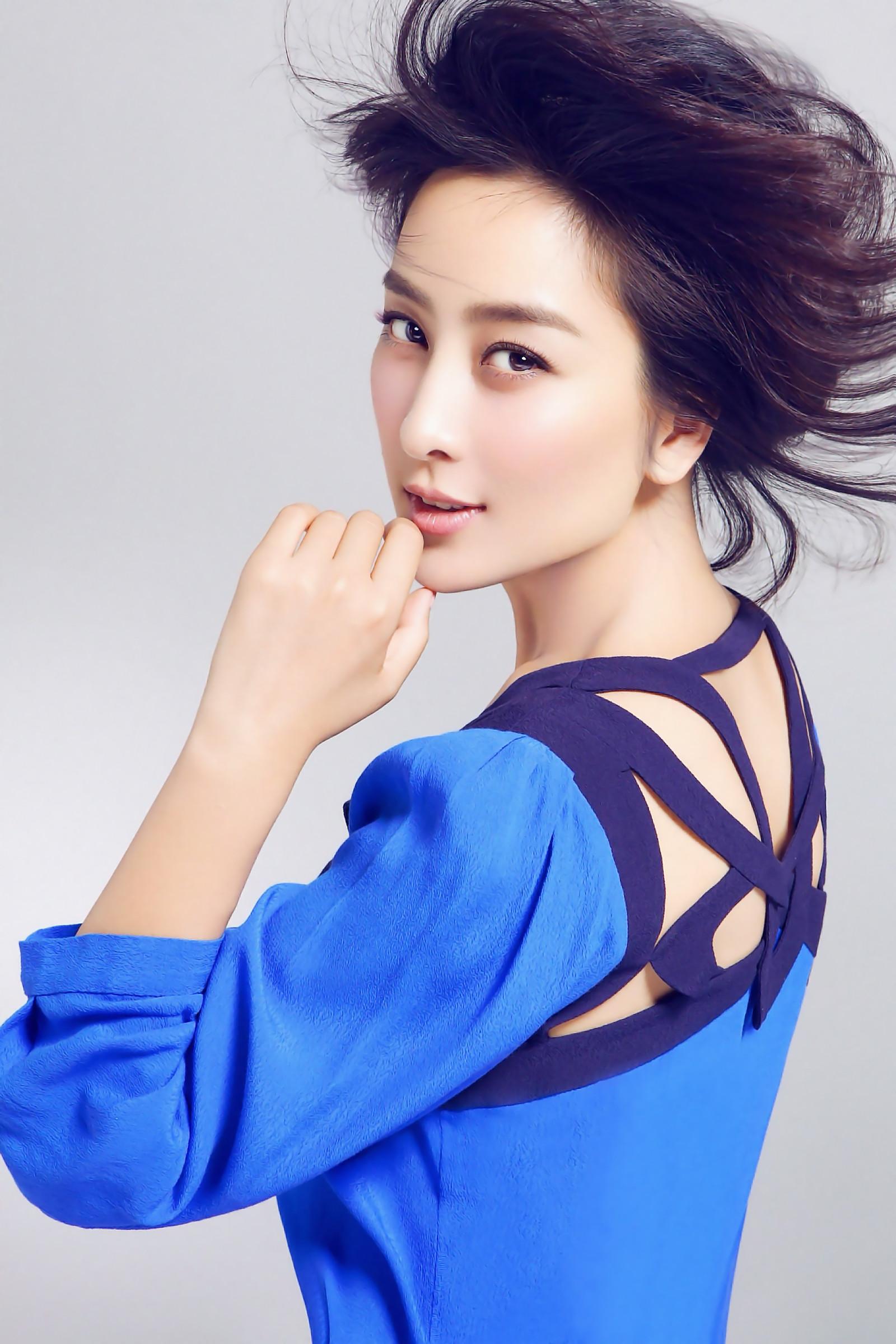 清纯女星马苏性感时尚写真 女人味尽显图片